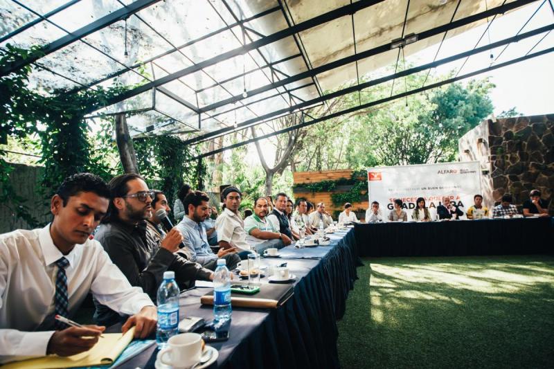 Platica con organizaciones civiles para presentar propuesta de movilidad
